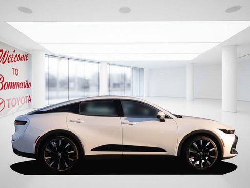 Used 2025 Toyota Crown Platinum image 5