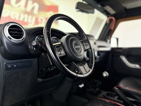 Used 2015 Jeep Wrangler Unlimited Rubicon w/ Max Tow Package image 16