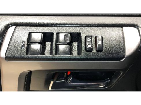 Used 2018 Toyota 4Runner SR5 Premium image 33