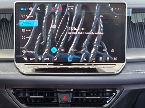 New 2026 Volkswagen Tiguan SE R-Line FWD image 16