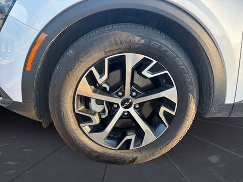 Used 2024 Kia Sportage EX image 14