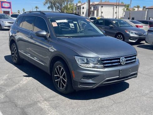Used 2021 Volkswagen Tiguan SE image 1