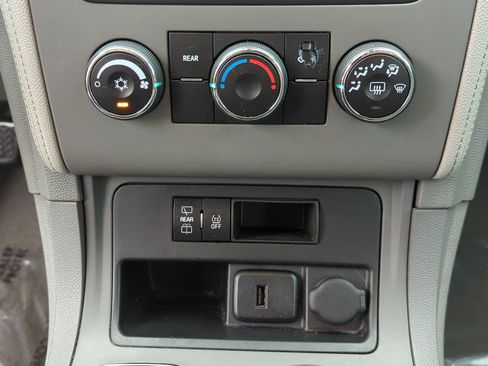 Used 2016 Chevrolet Traverse LS AWD/4WD image 17