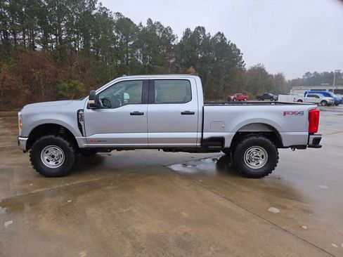 Used 2024 Ford F250 XL image 2