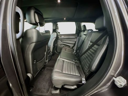 Used 2018 Jeep Grand Cherokee Limited image 30