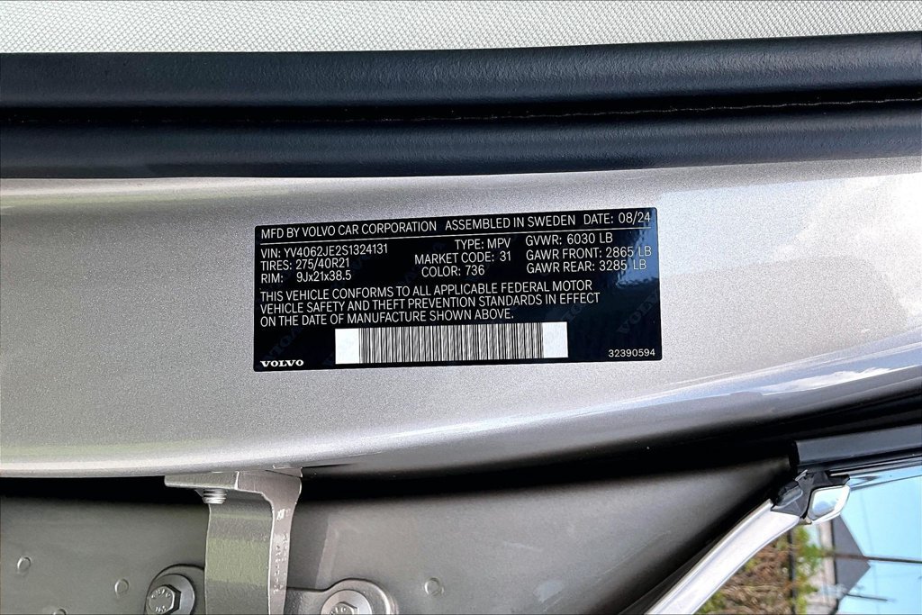 Certified 2025 Volvo XC90 B6 Plus w/ Protection Package AWD/4WD image 47