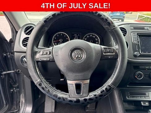 Used 2017 Volkswagen Tiguan Limited w/ Premium Package FWD image 15