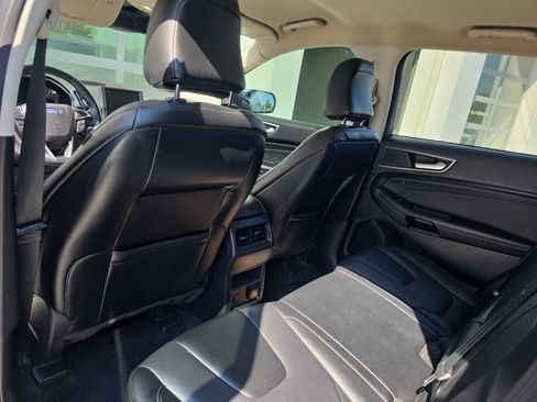 Used 2022 Ford Edge Titanium AWD/4WD image 11