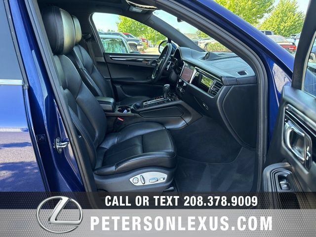 Used 2022 Porsche Macan AWD/4WD image 13