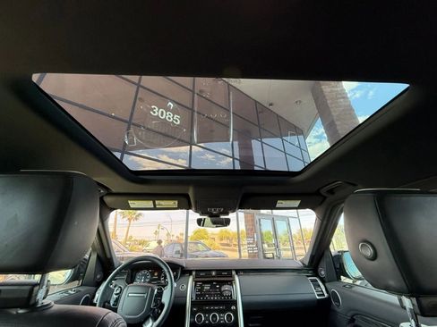 Used 2019 Land Rover Discovery HSE image 39