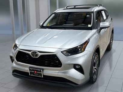 Used 2022 Toyota Highlander XLE