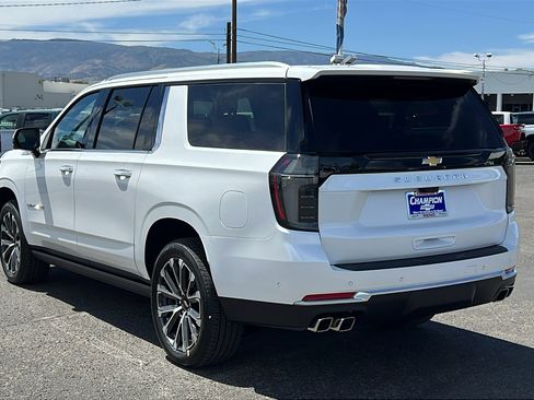 New 2025 Chevrolet Suburban High Country image 7