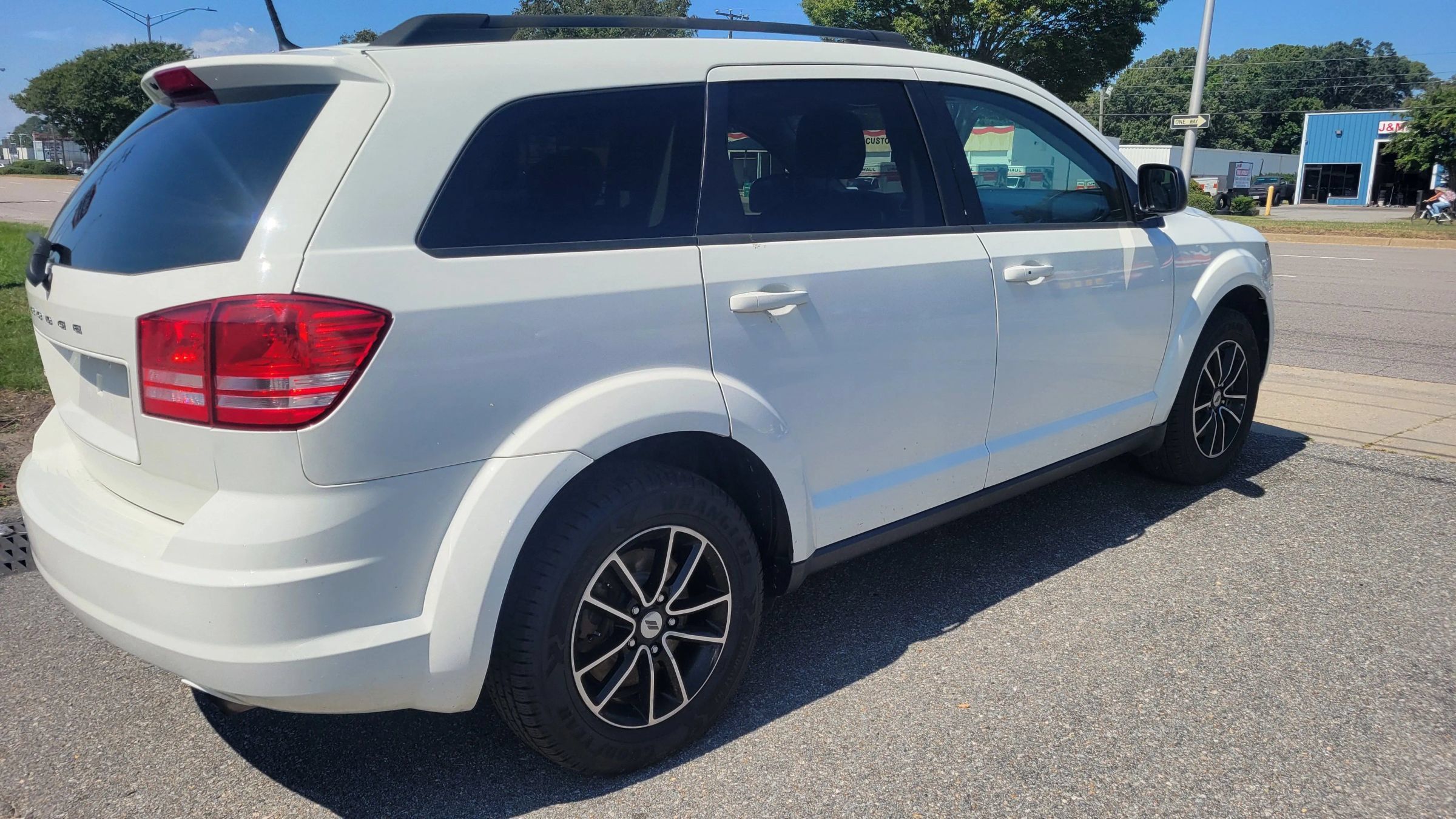 Used 2018 Dodge Journey SE w/ Blacktop Package FWD image 5