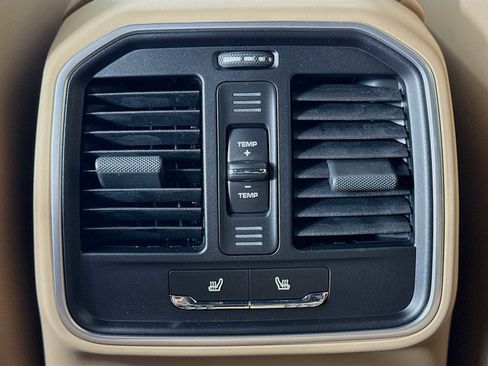 New 2026 Porsche Macan image 27