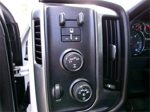 Used 2018 Chevrolet Silverado 1500 LT w/ All Star Edition image 18