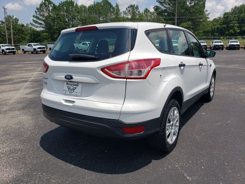 Used 2015 Ford Escape S FWD image 3