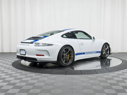 Used 2016 Porsche 911 R RWD image 7