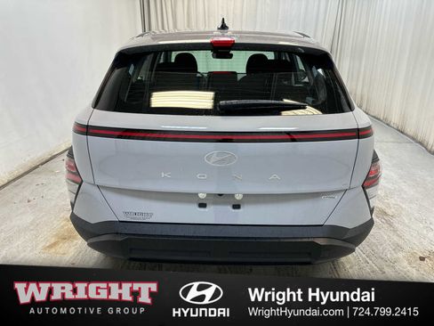 New 2026 Hyundai Kona SE image 5