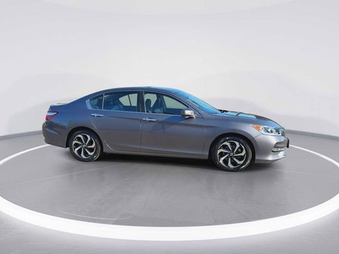 Used 2016 Honda Accord EX-L image 9