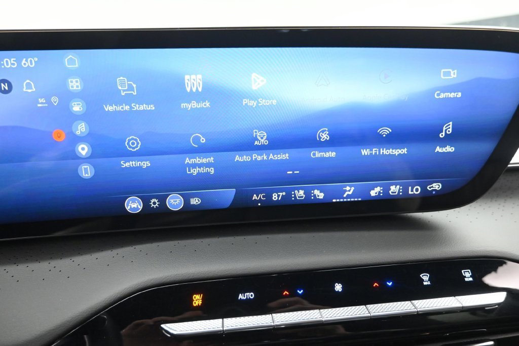 Used 2025 Buick Enclave Avenir w/ Super Cruise Package AWD/4WD image 20