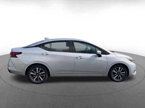 Used 2025 Nissan Versa SV FWD image 16