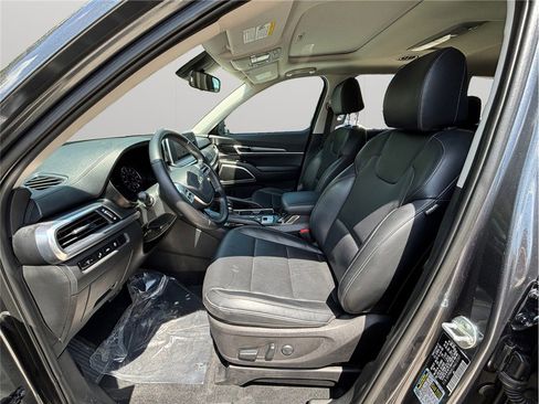 Used 2022 Kia Telluride S image 2