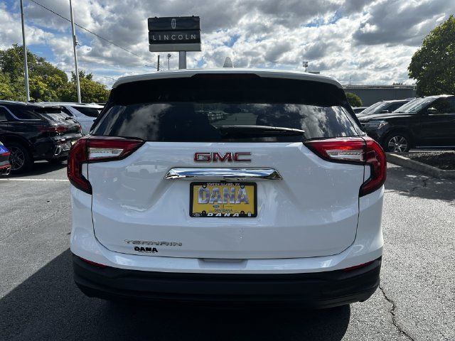 Used 2024 GMC Terrain SLE FWD image 6