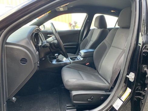 Used 2022 Dodge Charger SXT RWD image 9