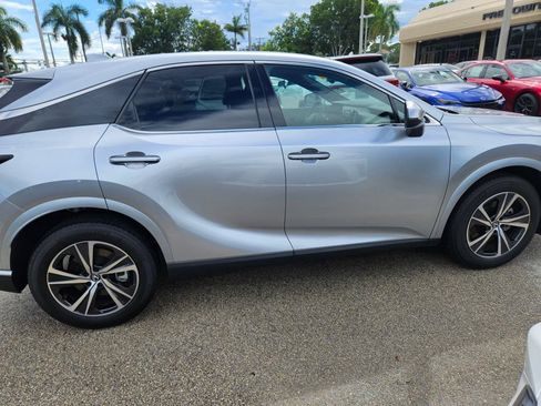 Certified 2025 Lexus RX 350 FWD w/ Technology Package image 5