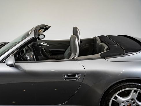 Used 2006 Porsche 911 Carrera RWD image 22