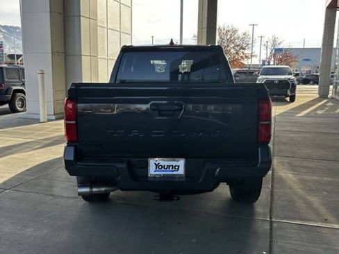 Used 2024 Toyota Tacoma TRD Off-Road image 4