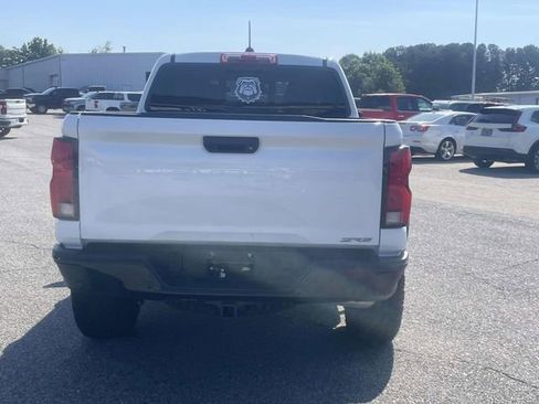 Used 2026 Chevrolet Colorado ZR2 w/ Technology Package AWD/4WD image 5