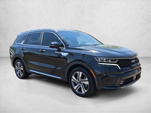 Used 2022 Kia Sorento SX Prestige w/ Panoramic Sunroof Package image 3