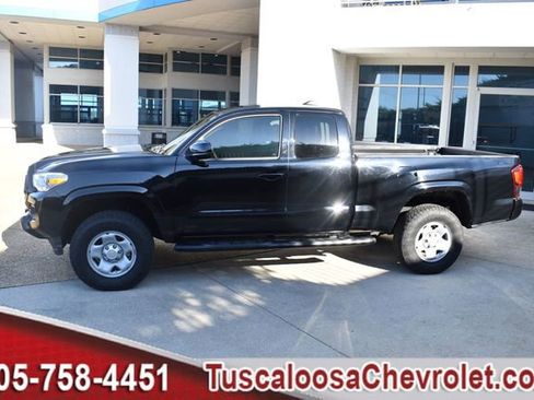 Used 2022 Toyota Tacoma SR image 6