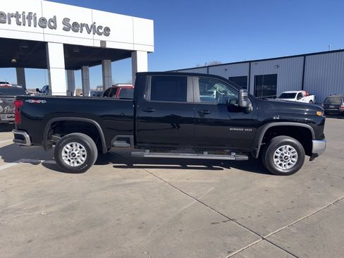 Used 2025 Chevrolet Silverado 2500 LT w/ Convenience Package image 2