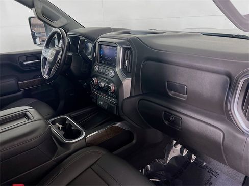 Used 2020 GMC Sierra 2500 Denali w/ Denali Ultimate Package image 25