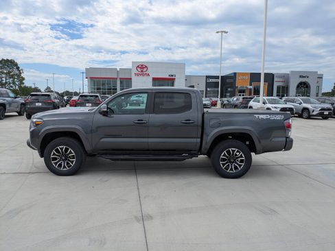 Certified 2023 Toyota Tacoma TRD Sport image 4