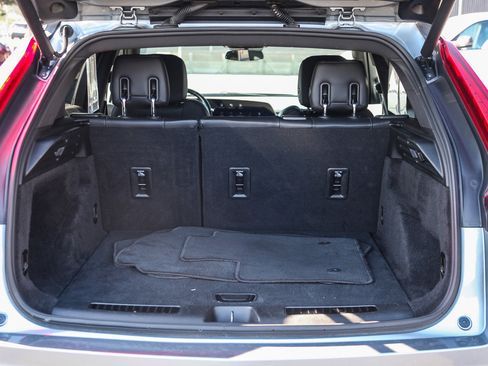 Used 2024 Cadillac XT4 Premium Luxury image 15