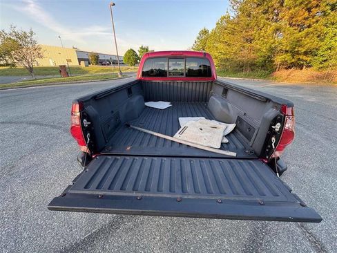Used 2006 Toyota Tacoma 4x4 Access Cab V6 image 23