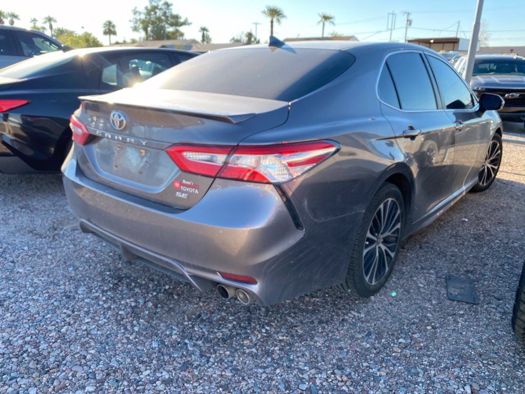 Used 2020 Toyota Camry SE w/ Carpet Mat Package FWD image 4