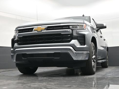 Used 2025 Chevrolet Silverado 1500 LT RWD image 26