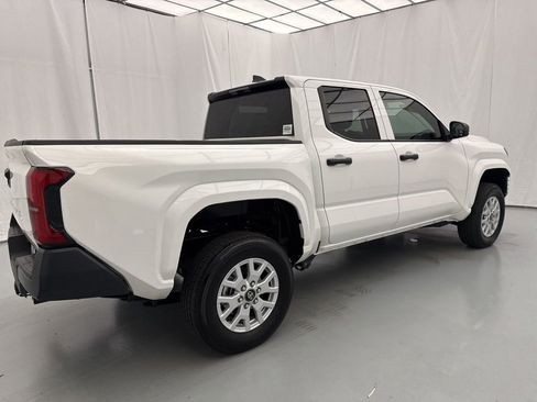 Used 2024 Toyota Tacoma SR AWD/4WD image 11