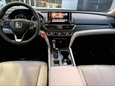 Used 2018 Honda Accord EX image 16