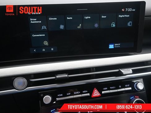 Used 2025 Hyundai Santa Cruz Limited AWD/4WD image 16