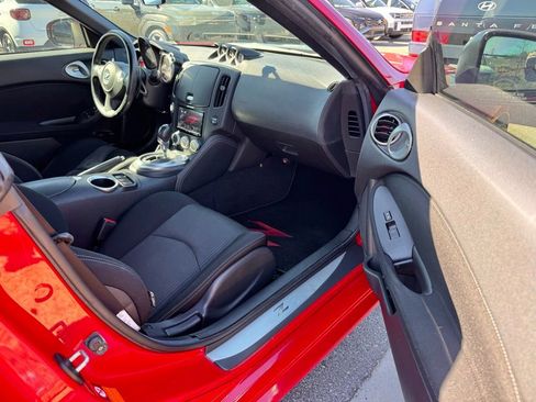 Used 2009 Nissan 370Z Touring w/ Aerodynamics Pkg image 15