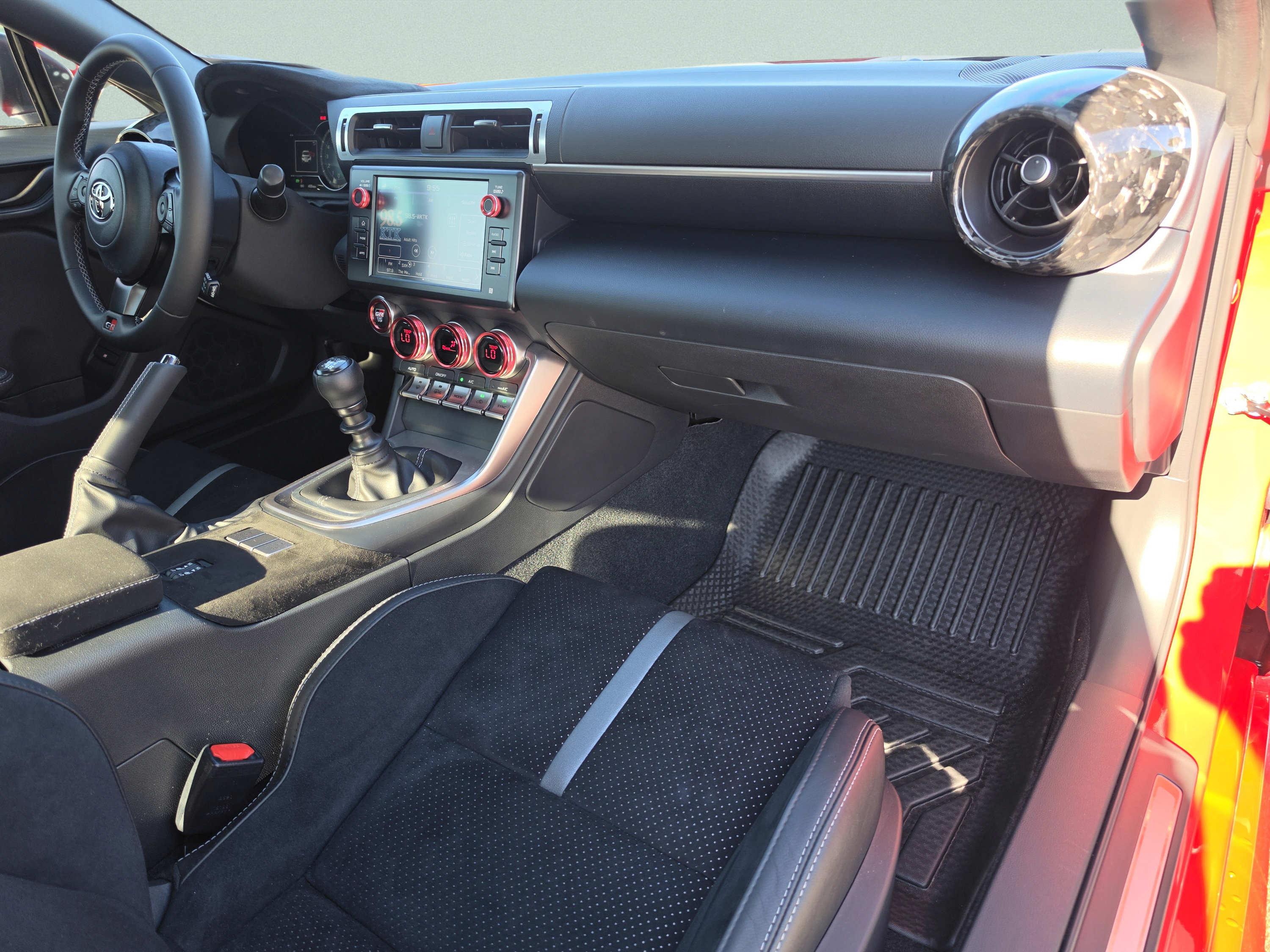 Used 2026 Toyota GR86 Premium w/ Performance Package RWD image 16