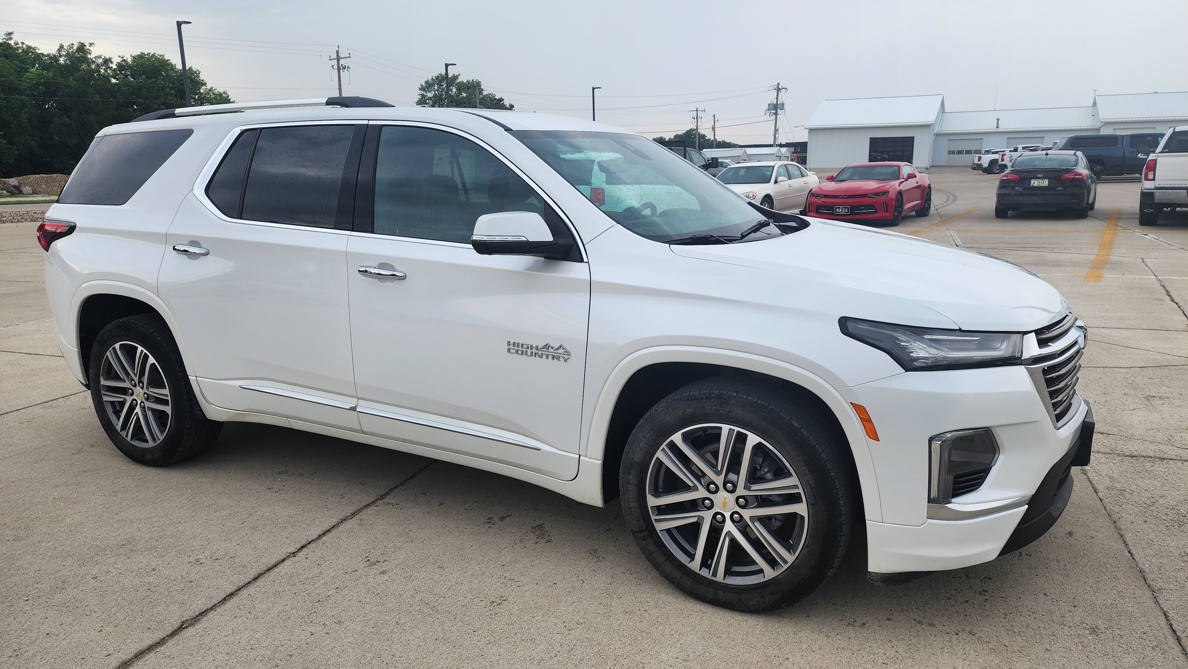 Used 2023 Chevrolet Traverse High Country AWD/4WD image 3