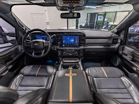 Used 2024 Ford F250 Platinum AWD/4WD image 42