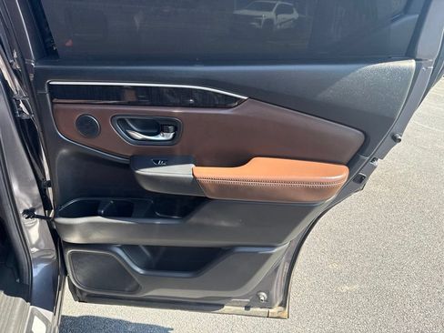 Used 2025 Honda Pilot Elite image 38