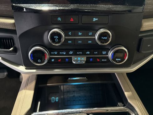 Used 2023 Ford Expedition Limited image 25